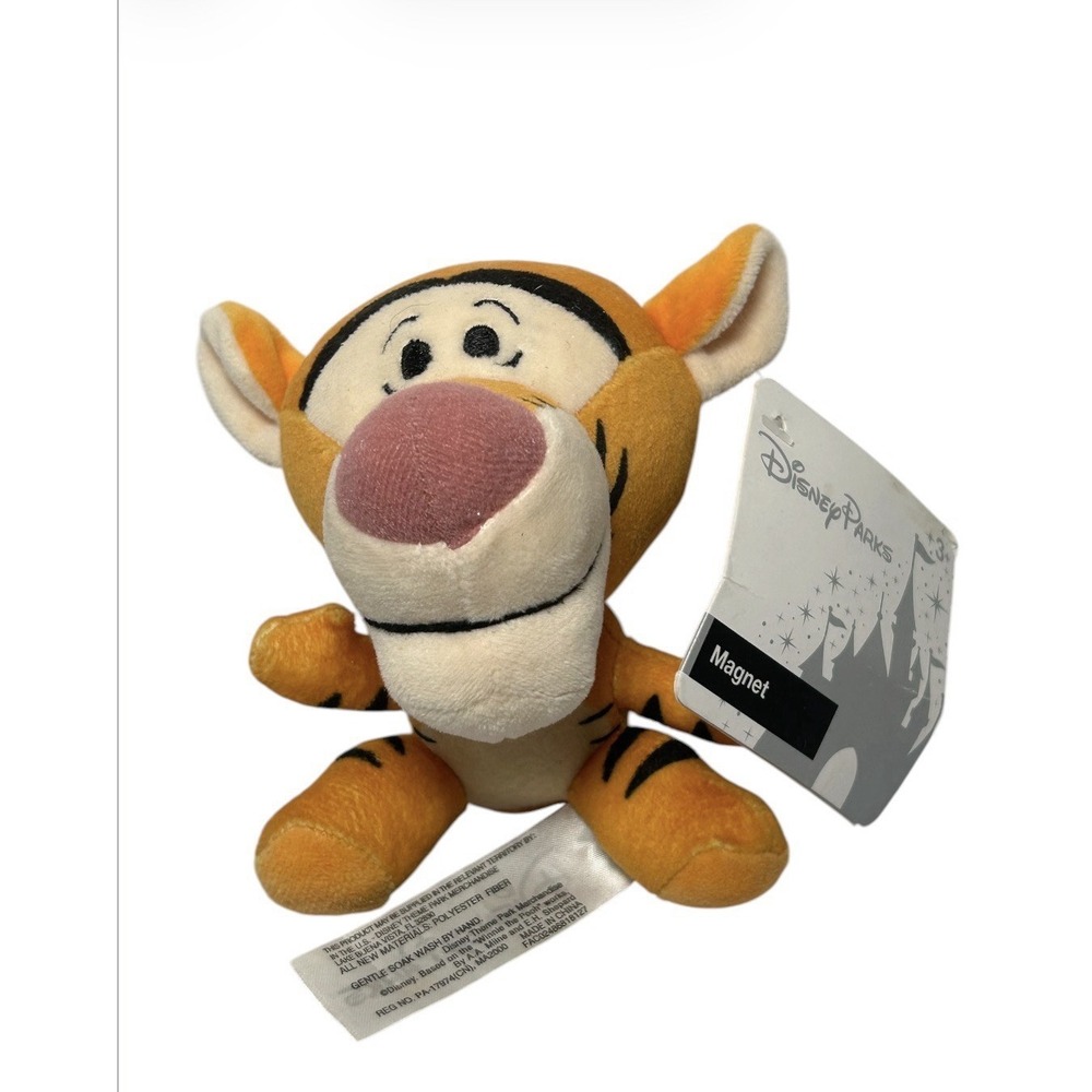 2026 Disney Parks Tigger Winnie The Pooh Small Plush Magnet Hands Pal New